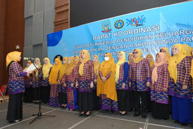 
					Rapat Koordinasi Evaluasi Kinerja Pendidikan Keluarga Dirangkaikan dengan Rakor Bunda PAUD Tingkat Provinsi Sulawesi Selatan Tahun 2024, yang dilaksanakan di Hotel Four Point by Sheraton Makassar, Jumat, 8 Maret 2024.Pemprov Sulsel
