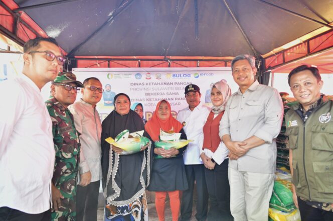 
					Pemerintah Provinsi Sulawesi Selatan dan Pemerintah Kota Makassar melaksanakan buka puasa bersama di Kawasan Kuliner Lego-lego Center Point of Indonesia (CPI), Minggu, 17 Maret 2024.