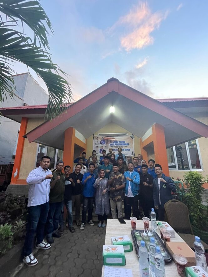 
					DPK KNPI Panakukang foto Bersama pemerintah Kecamatan dan para pemuda saat Buka Puasa,di Halaman Kantor Kecamatan panakkukang, Kota Makassar, Sabtu (6/4/2024).

Dok.pribadi