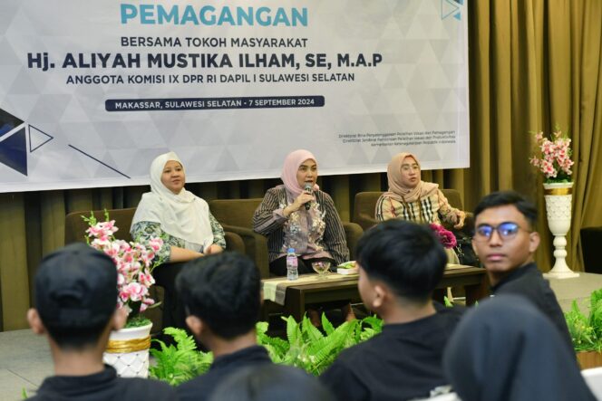 
					Anggota Komisi IX DPRD RI Aliyah Mustika Ilham, sosialisasi vokasi dan pemagangan dengan menghadirkan perwakilan dari Kementerian Ketenagakerjaan. Di Hotel Ramedo, Sabtu (7/09/2024).

Dok.ist