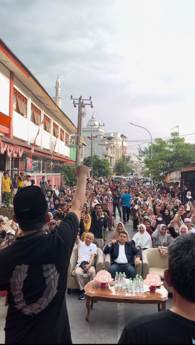 
					Sekitarr 800 masyarakat Maccini Induk antusias menyambut Bakal Calon Wali kota Makassar Munafri Arifuddin. Suasana hangat dan riang gembira tersaji dalam agenda silaturahmi kali ini, Sabtu, 21 September, sore.
Dok.ist