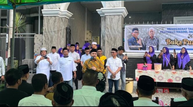
					Legislator Muchlis Misbah  Gelar Bukber, Wali Kota Makassar hingga Anggota DPR RI Bersatu dalam Momen Kebersamaan di Maccini