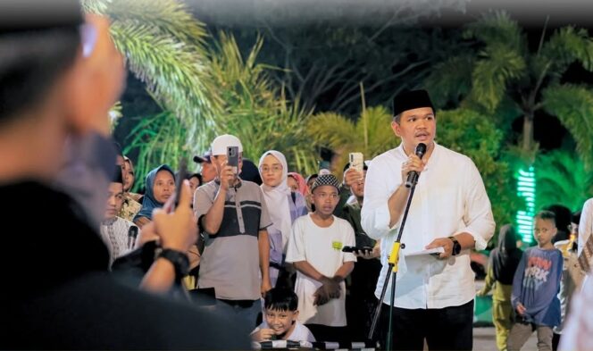 
					Bupati Bantaeng Uji Nurdin saat membuka kegiatan Lomba Takbiran dan Miniatur Masjid di Kawasan Pantai Seruni. (dok.ist)