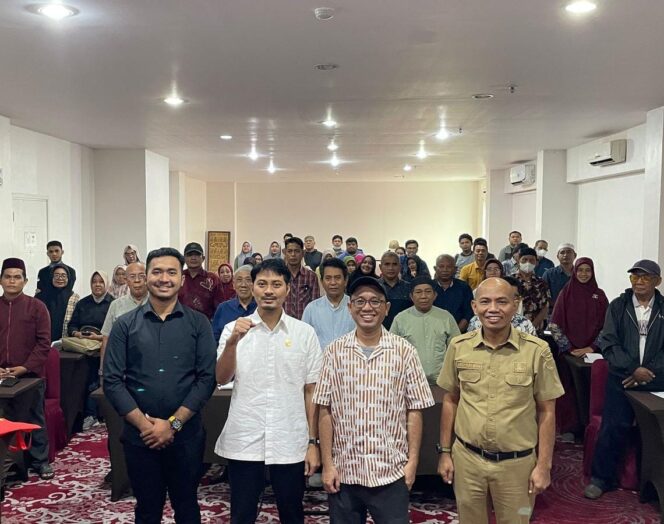 
					Anggota DPRD Kota Makassar dr. Udin Saputra Malik, menggelar Sosialisasi Peraturan Daerah (SOSPER) angkatan ke-2, diHotel Swissbell-Court Makassar, Selasa (18/03/2025)