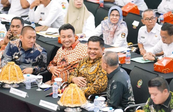 
					Bupati Bantaeng Uji Nurdin Hadiri High Level Meeting TPID dan TP2DD Sulsel.
