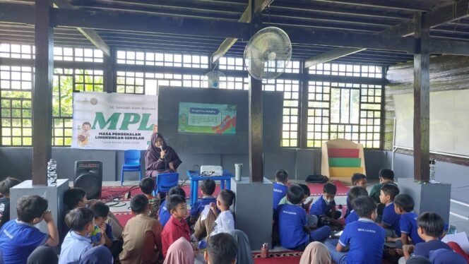 
					Sekolah Alam Bosowa Tanamkan Nilai Anti-Bullying Lewat Nonton Bareng dan Diskusi Film Animasi