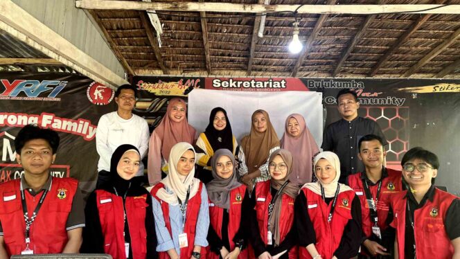 
					Mahasiswa KKN Unhas Dorong UMKM Lembanna Go Digital Lewat Google Maps