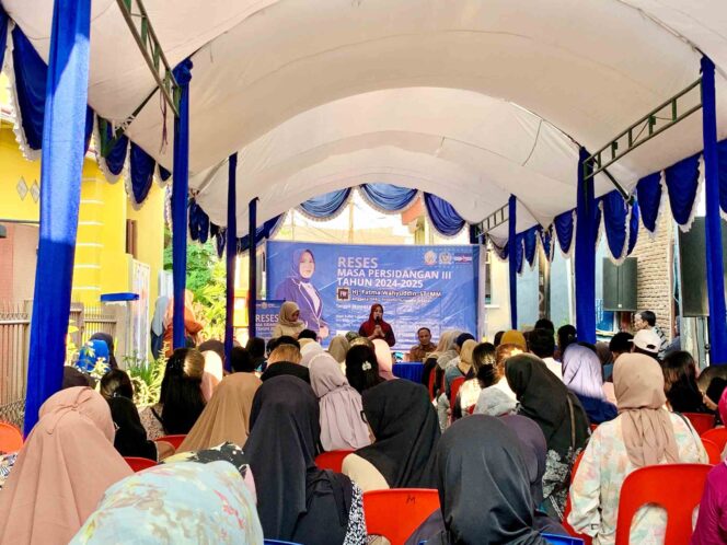 
					Suarakan Aspirasi, Warga Maccini Curhat ke Fatma Wahyudin soal Bansos dan Beasiswa