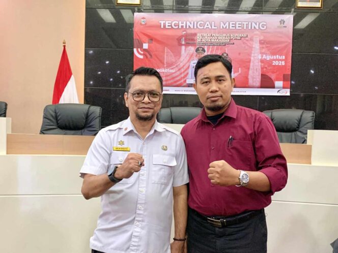 
					Kepala Dinas Koperasi dan UMKM Kota Makassar bersama Ketua KKMP Mangasa.