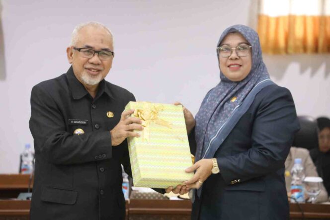 
					Wabup Bantaeng Serahkan Rancangan Perubahan KUA-PPAS 2025, Fokus pada Sektor Strategis dan Kesejahteraan Masyarakat