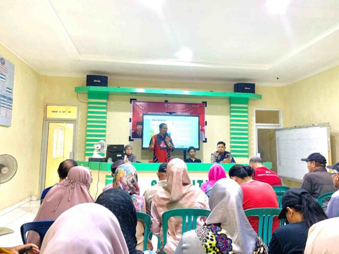 
					Lurah Mangasa Ilham Arfah, S.STP saat membuka kegiatan Rakor. (dok.dins)