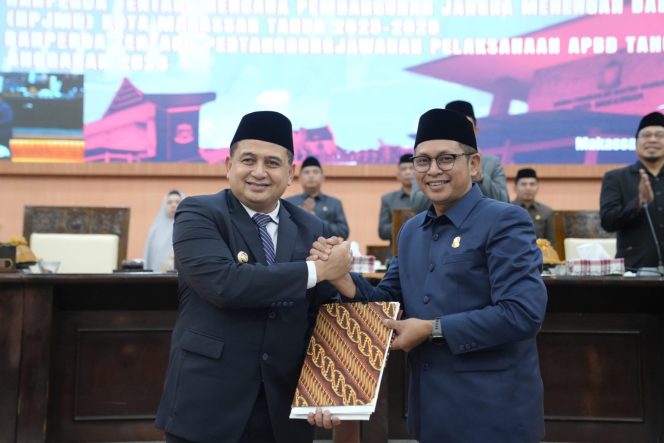 
					DPRD Kota Makassar Sahkan RPJMD 2025–2029 dan Pertanggungjawaban APBD 2024, Tetapkan Arah Pembangunan Lima Tahun ke Depan