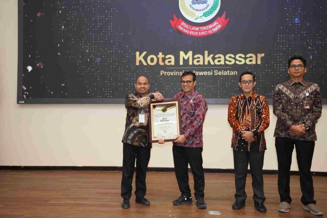 
					Makassar Masuk 10 Besar Kota Paling Digital di Indonesia, Torehkan Prestasi Nasional di GM-DTGI Awards 2025