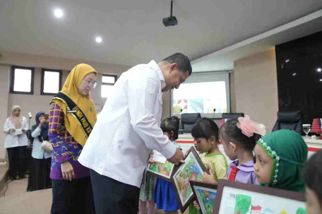 
					Wali Kota Makassar Pajang Karya Anak PAUD di Balai Kota, Wujud Apresiasi Kreativitas Sejak Dini