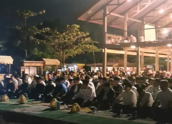 
					Wali Kota Makassar Buka Maulid Nabi di Pantai Bosowa, Kepala Bapenda Turut Hadir