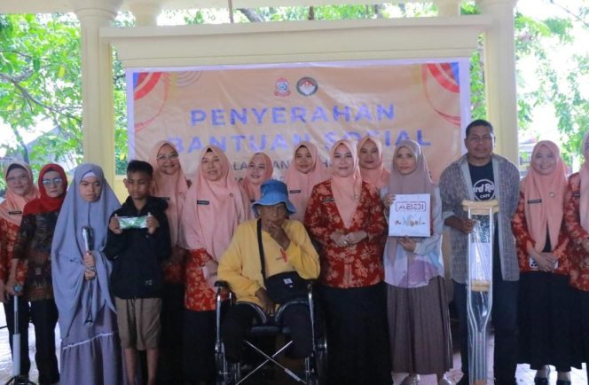 
					DWP Kota Makassar Serahkan 25 Alat Bantu, Wujud Kepedulian di Momen HUT Dharma Wanita Persatuan