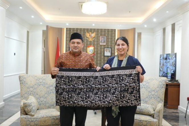 
					Pemkot Makassar Perluas Jejaring Internasional, Kedubes Inggris dan Tranmere Rovers Jajaki Kerja Sama