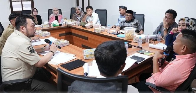 
					BAPENDA Makassar Hadiri Monev Triwulan III 2025 di DPRD, Andi Asminullah Tegaskan Komitmen Kinerja Optimal