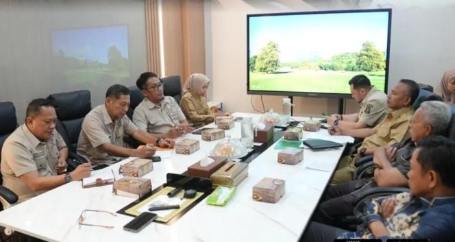 
					BAPENDA Makassar Hadiri Rakor Bersama Wali Kota, Bahas Perparkiran dan Pasar Tradisional