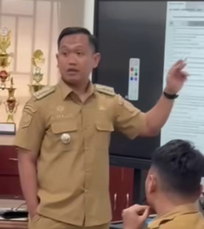 
					Camat Bontoala Pimpin Rakor Pemilihan RT/RW, Tekankan Pentingnya Sinergi dan Demokrasi Lingkungan