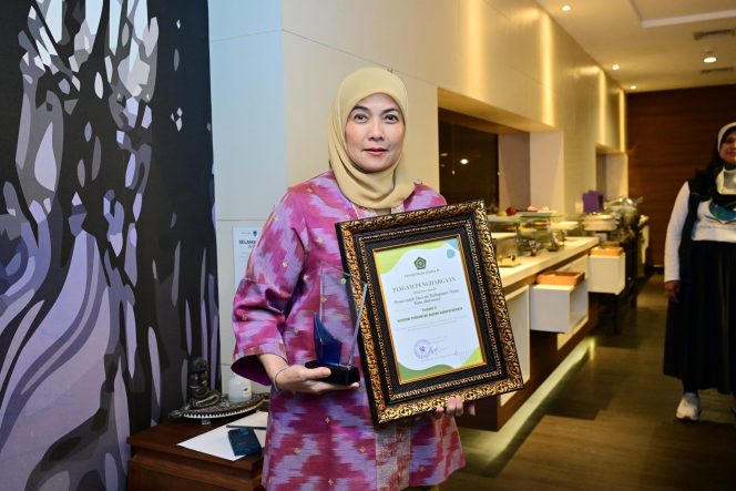 
					Pemkot Makassar Raih Penghargaan Nasional Tanda Cinta Pendidikan Agama Islam