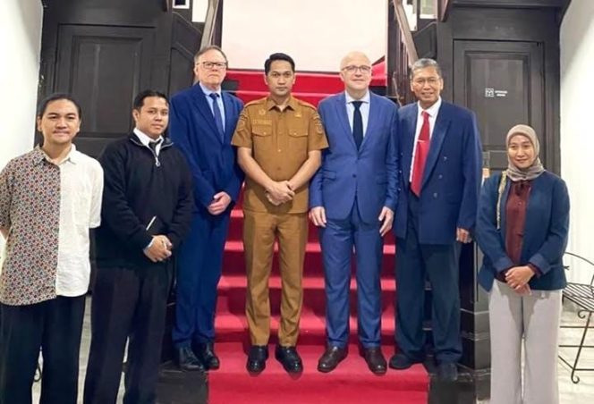 
					Diplomat Prancis Apresiasi Koleksi Warisan Budaya Makassar Saat Kunjungi Museum Kota