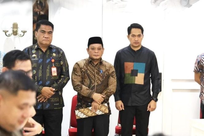 
					Kadis Kebudayaan Makassar Hadiri Penandatanganan Perjanjian Kinerja 2026 di Balai Kota