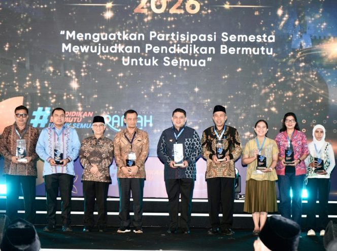 
					Makassar Raih Penghargaan Nasional Wajib Belajar 13 Tahun, Bukti Komitmen Cegah Anak Putus Sekolah
