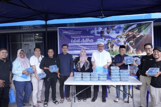 
					Tebar Berkah Iduladha, Fraksi Demokrat DPRD Sulsel Sembelih Dua Ekor Hewan Qurban