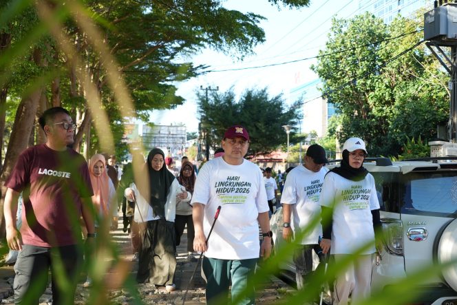 
					Munafri Pimpin Plogging HLH 2026, Ajak Warga Makassar Lebih Peduli Sampah dan Iklim