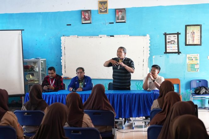 
					Kominfo Makassar Perkuat Literasi Digital Pelajar Kepulauan, Gandeng Densus 88 Beri Edukasi Bahaya Radikalisme