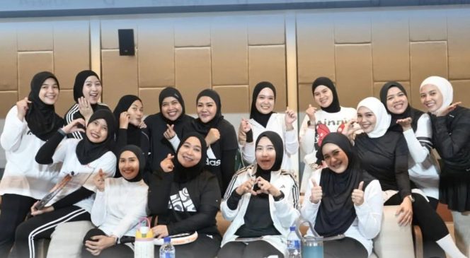 
					Bangun Energi Positif Organisasi, DWP Kota Makassar Gelar Padel Bersama