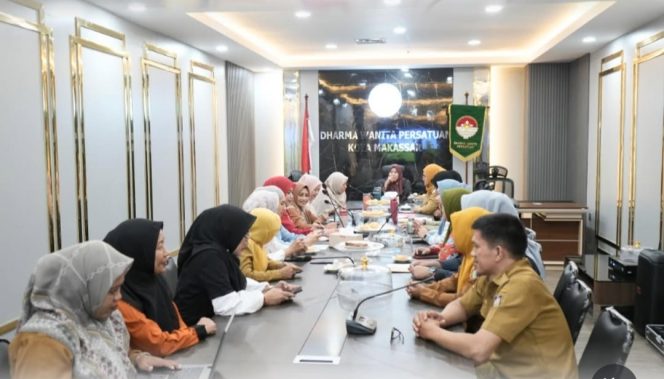 
					Perkuat Koordinasi dan Soliditas Organisasi, DWP Kota Makassar Gelar Rapat Pengurus dan Staf