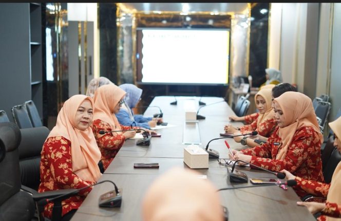 
					Jelang Peresmian Kantor, DWP Kota Makassar Matangkan Persiapan Melalui Rapat Pengurus
