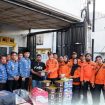 Ridwan dg tunru ketua otw 05 Mangasa kecamatan tamalate kota makassar saat menerima donasi.(Dok Humas Kecamatan Tamalate)