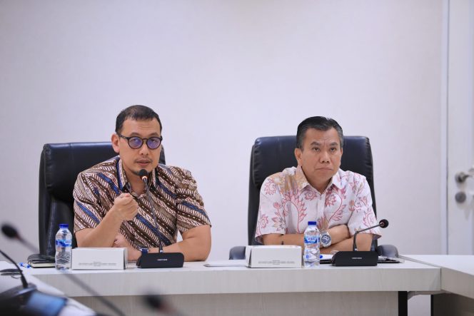 
					Sekda Zulkifly Pimpin Rapat Internal: Pemkot Makassar Matangkan Kajian Kerja Sama Ducting Sharing