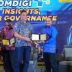kepala dinas komunikasi dan informatika serta delegasi pemerintah kota se-Indonesia, Muhammad Roem memaparkan inovasi LONTARA+ (Layanan Online Terintegrasi Warga Makassar).