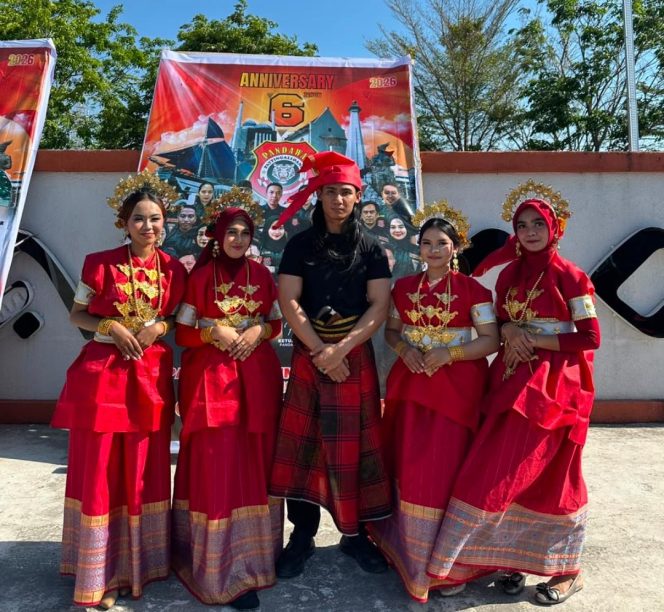 
					Pesona Tari Paduppa AKRAB Bontomanai Warnai Perayaan HUT ke-6 Pandawa Pattingalloang Indonesia