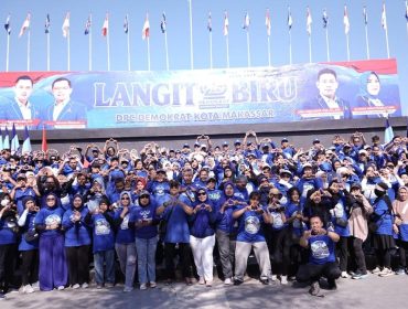 Fatma Wahyuddin bersama Wali Kota Makassar Munafri Arifuddin dalam Gerakan Indonesia ASRI “Langit Biru” di Anjungan Pantai Losari, Makassar, Minggu (30/8/2026).