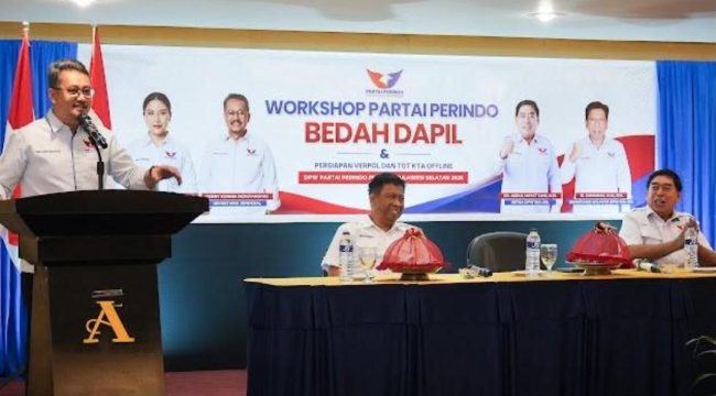 Sekjen DPP Partai Perindo Dr H Ferry Kurnia Rizkiyansyah, M.Si. saat membuka Workshop Partai Perindo “Bedah Dapil, Persiapan Verpol dan TOT KTA Offline” di Hotel Grand Asia Makassar, Selasa (15/9/2026). Dok. Ist