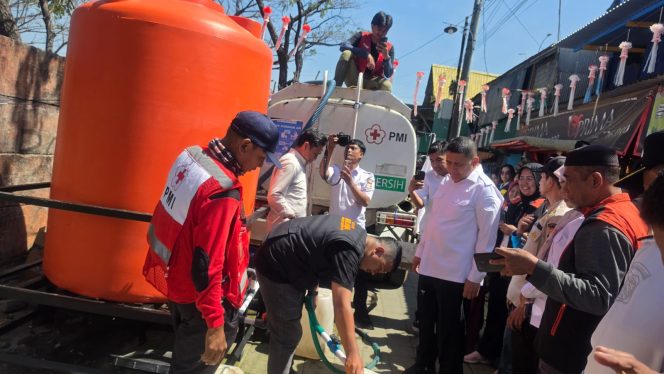 
					Respons Aduan Warga, Wali Kota Appi Cek Distribusi Air Bersih hingga Siapkan Fasilitas SPAM Bantuan