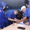 Appi bersama Hj. Fatma Wahyuddin saat pengembalian formulir bakal calon Ketua DPD Partai Demokrat Sulawesi Selatan di Kantor DPD Demokrat Sulsel, Makassar, Minggu (18/10/2026).