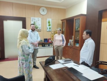 Natalie Van Houtte dari University of Antwerp, Belgia, saat berkunjung ke Sekolah Pascasarjana Universitas Hasanuddin (SPs Unhas) untuk memperkuat kolaborasi penelitian dan kompetensi di bidang genetika.(Dok.ist)